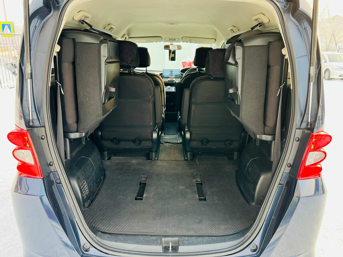 Honda Freed Spike, 2010