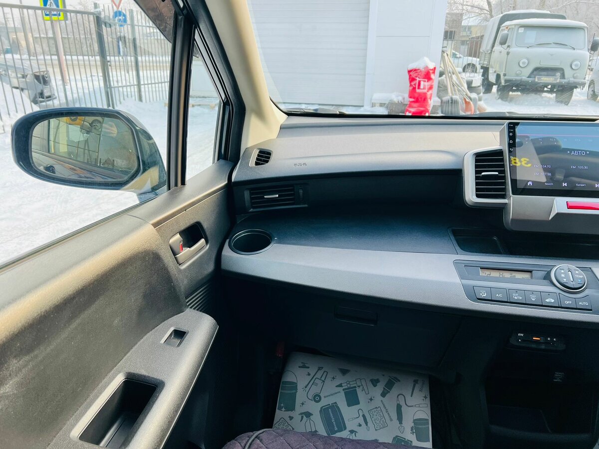 Honda Freed Spike, 2010