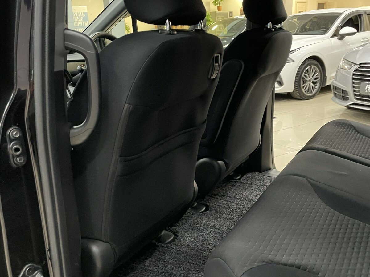 Honda Freed Spike, 2010