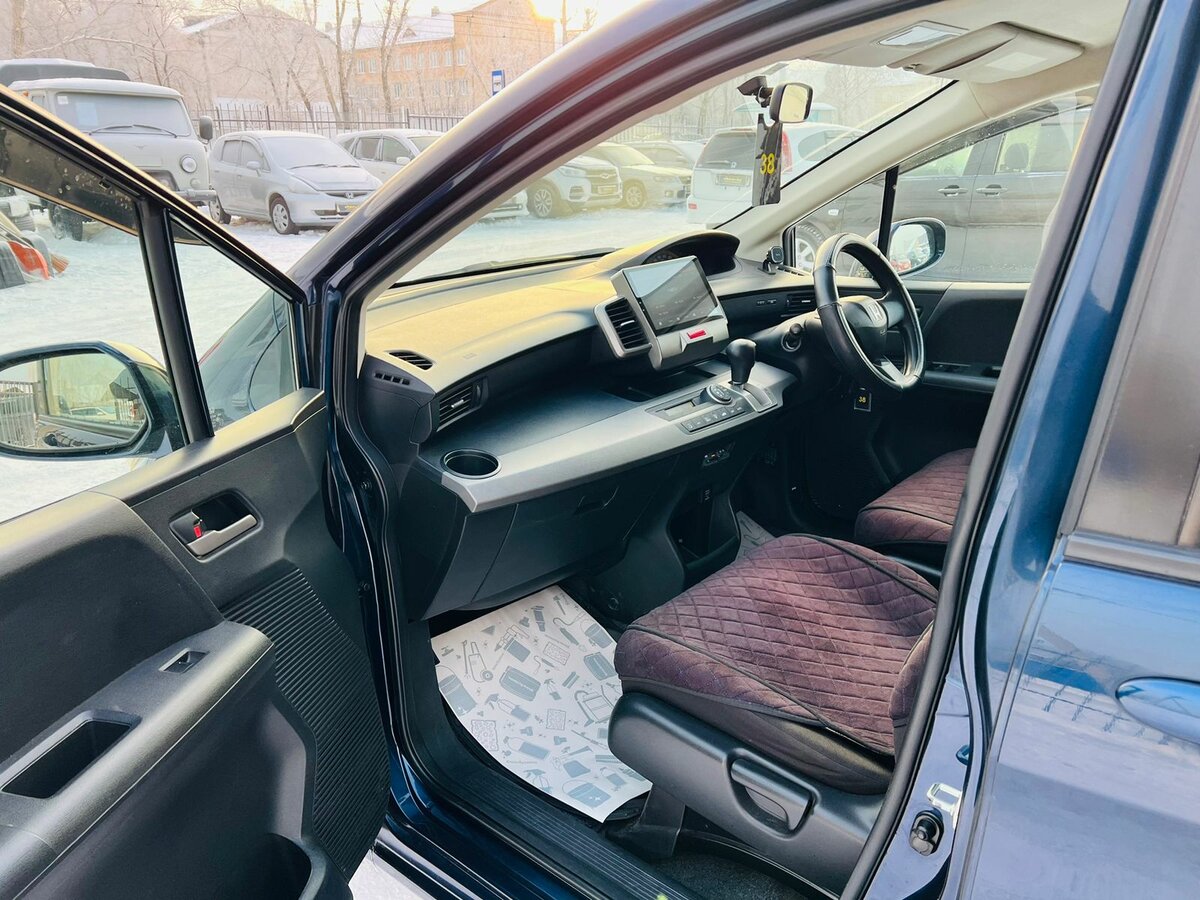 Honda Freed Spike, 2010