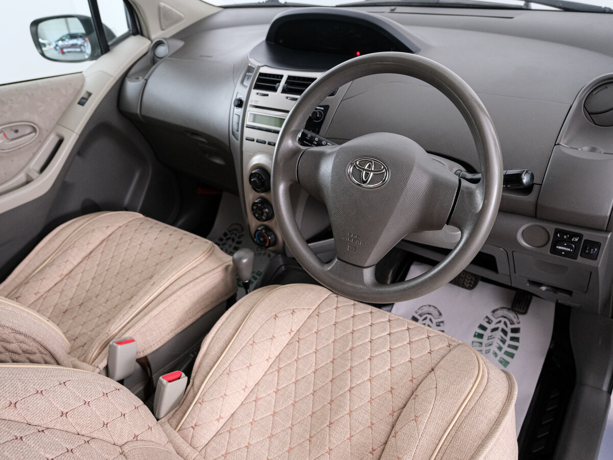 Toyota Vitz, 2009