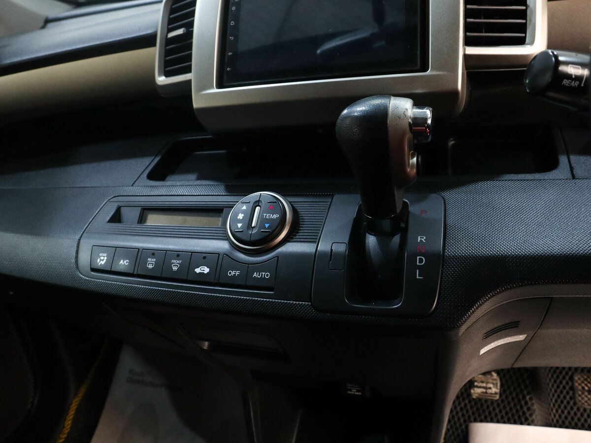 Honda Freed Spike, 2010