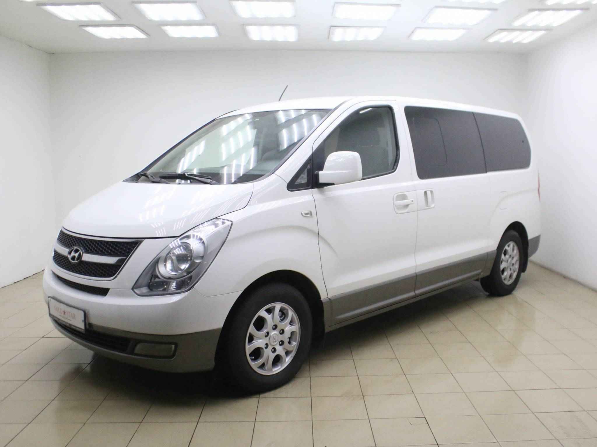 Hyundai H-1