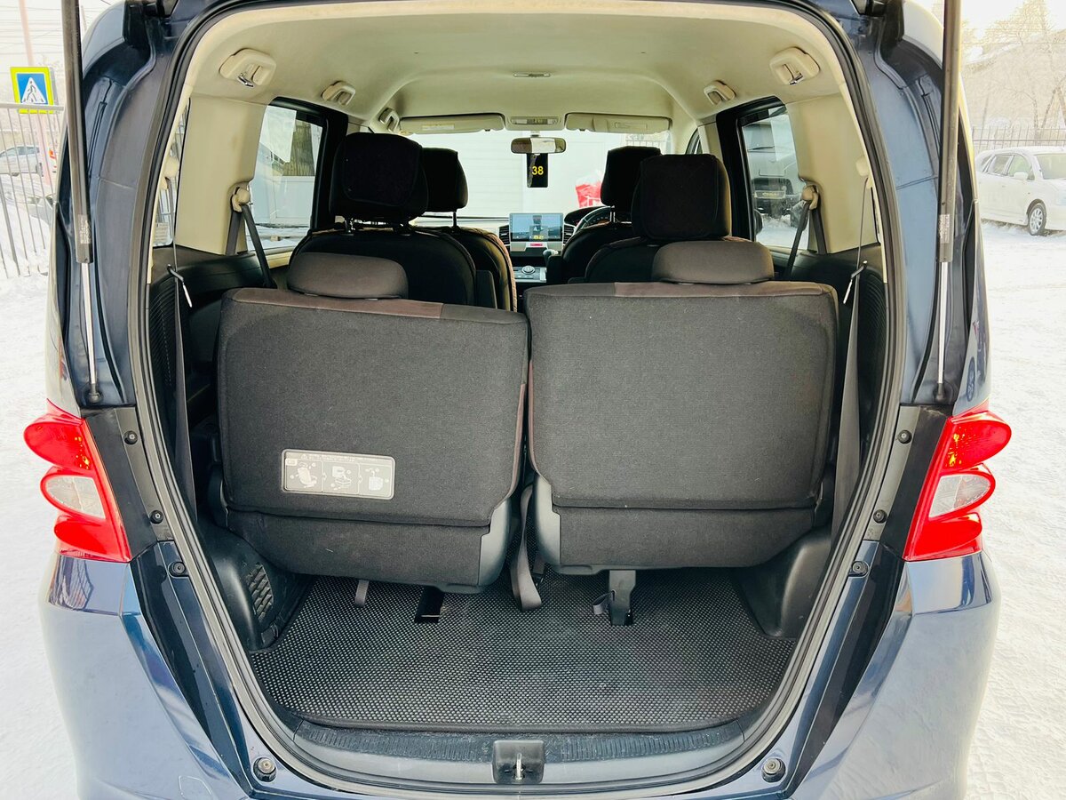 Honda Freed Spike, 2010