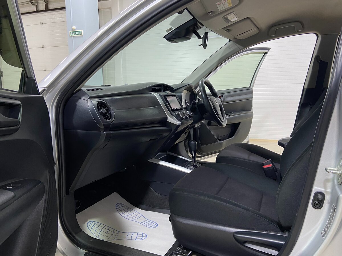 Toyota Corolla Fielder, 2018