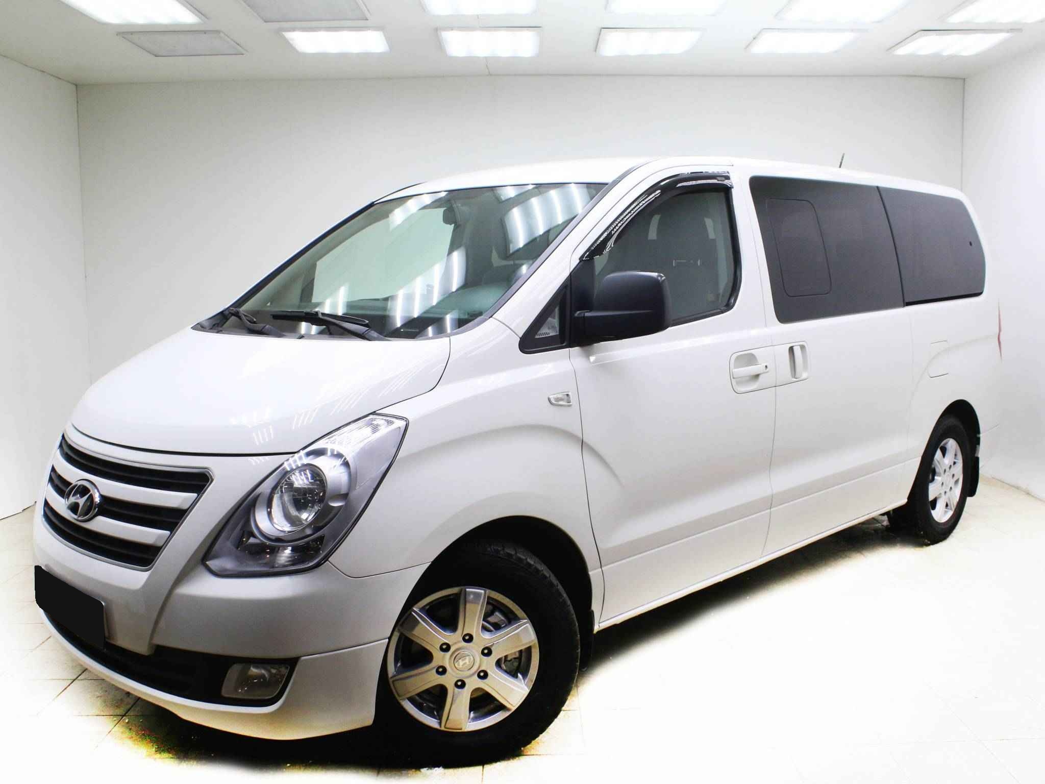 Hyundai H-1