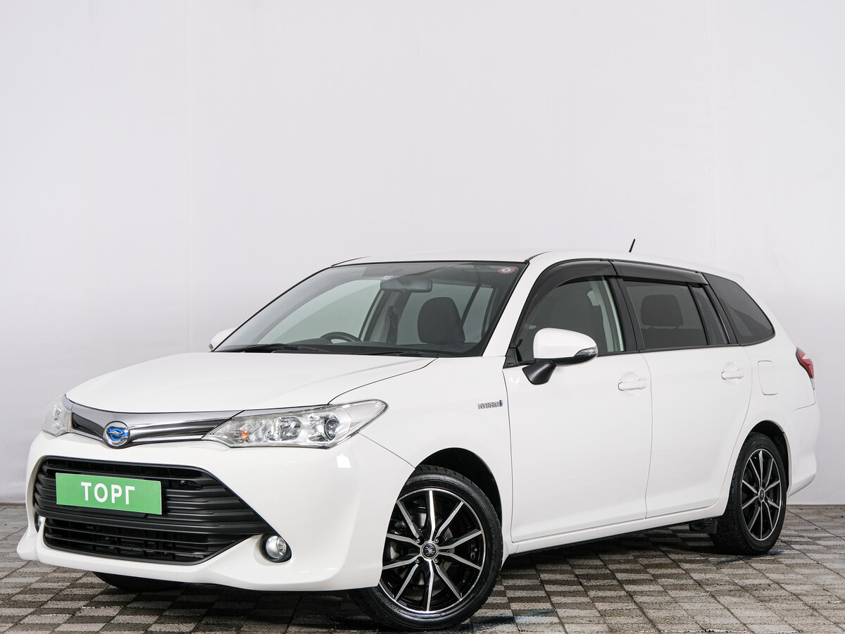 Toyota Corolla Fielder, 2017